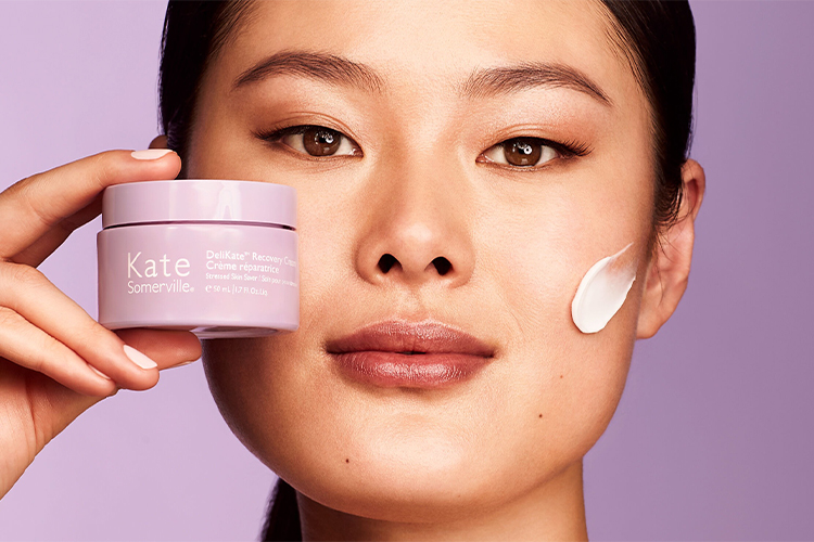 How to get moisturized skin like a star.