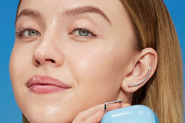 How to get moisturized skin like a star.